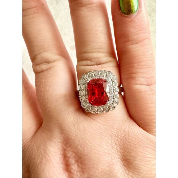 Bright Cherry red cocktail ring - Picture 2 of 5